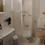 Gaestehaus Am Schlossberg Kro *