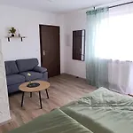 Gaestehaus Am Schlossberg Kro *